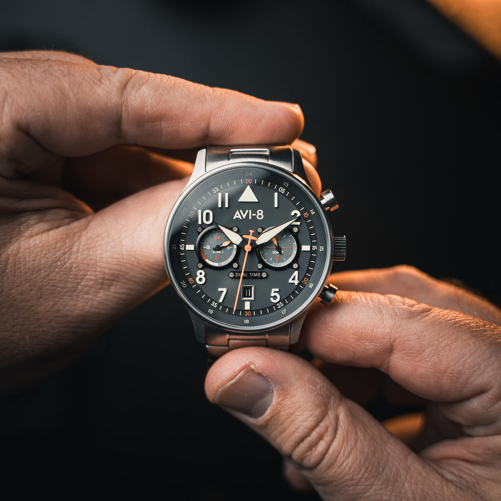 AVI-8 Orologio Da Uomo Hawker Hurricane Carey - Quarzo Giapponese Doppio Fuso Orario, Cinturino In Pelle, Cassa 43.5 Mm