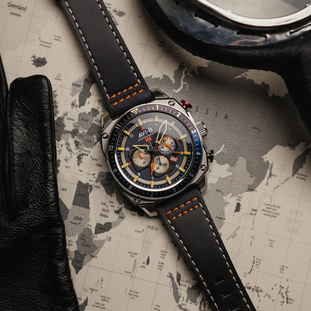 Orologio da uomo automatico AVI-8 Hawker Hunter Atlas GMT Devil con Orologio da uomo automatico AVI-8 Hawker Hunter Atlas GMT Devil con